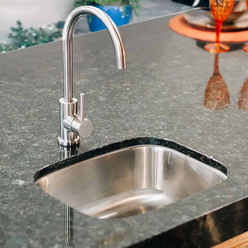 Summerset-1922-x-1522-Stainless-Steel-Undermount-Sink-with-360º-HotCold-Faucet-01