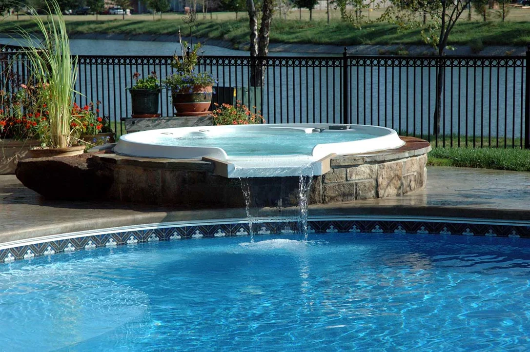 royalswimmingpools-1023002