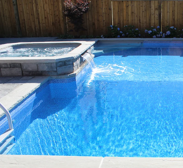 royalswimmingpools-1023042