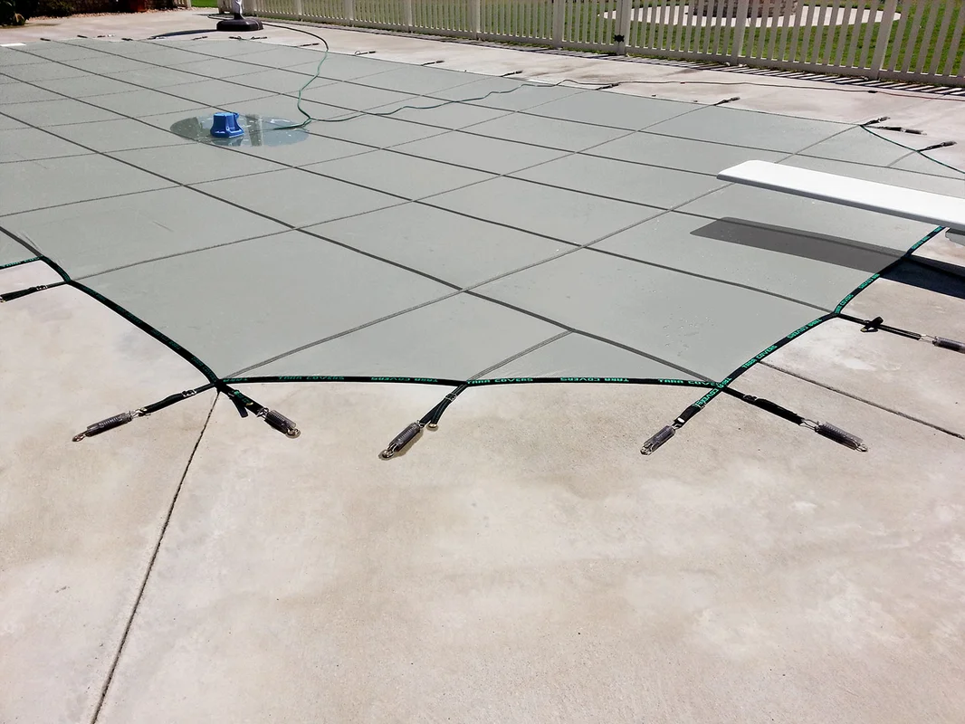 royalswimmingpools-1049733
