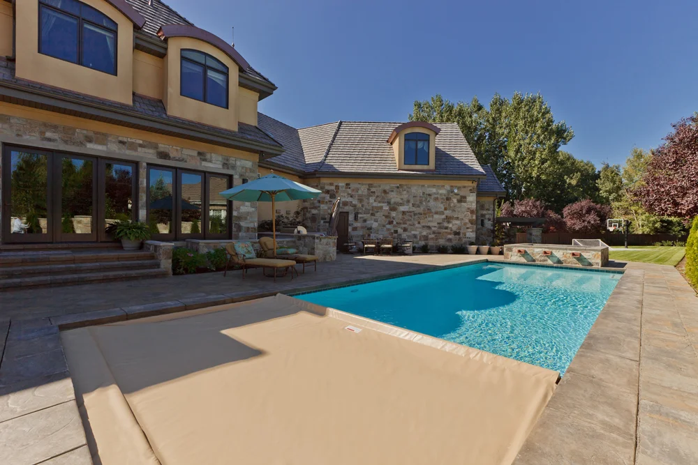 royalswimmingpools-1057297