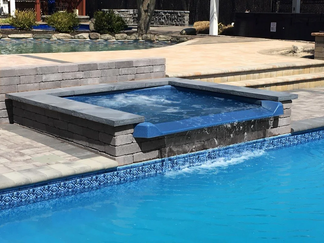 royalswimmingpools-1071770